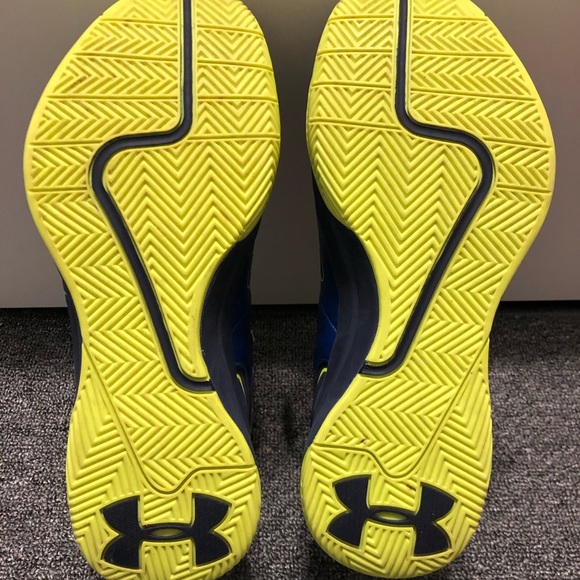 Under Amour Clutchfit Mirco G Basketball Shoe - Picture 4 of 5